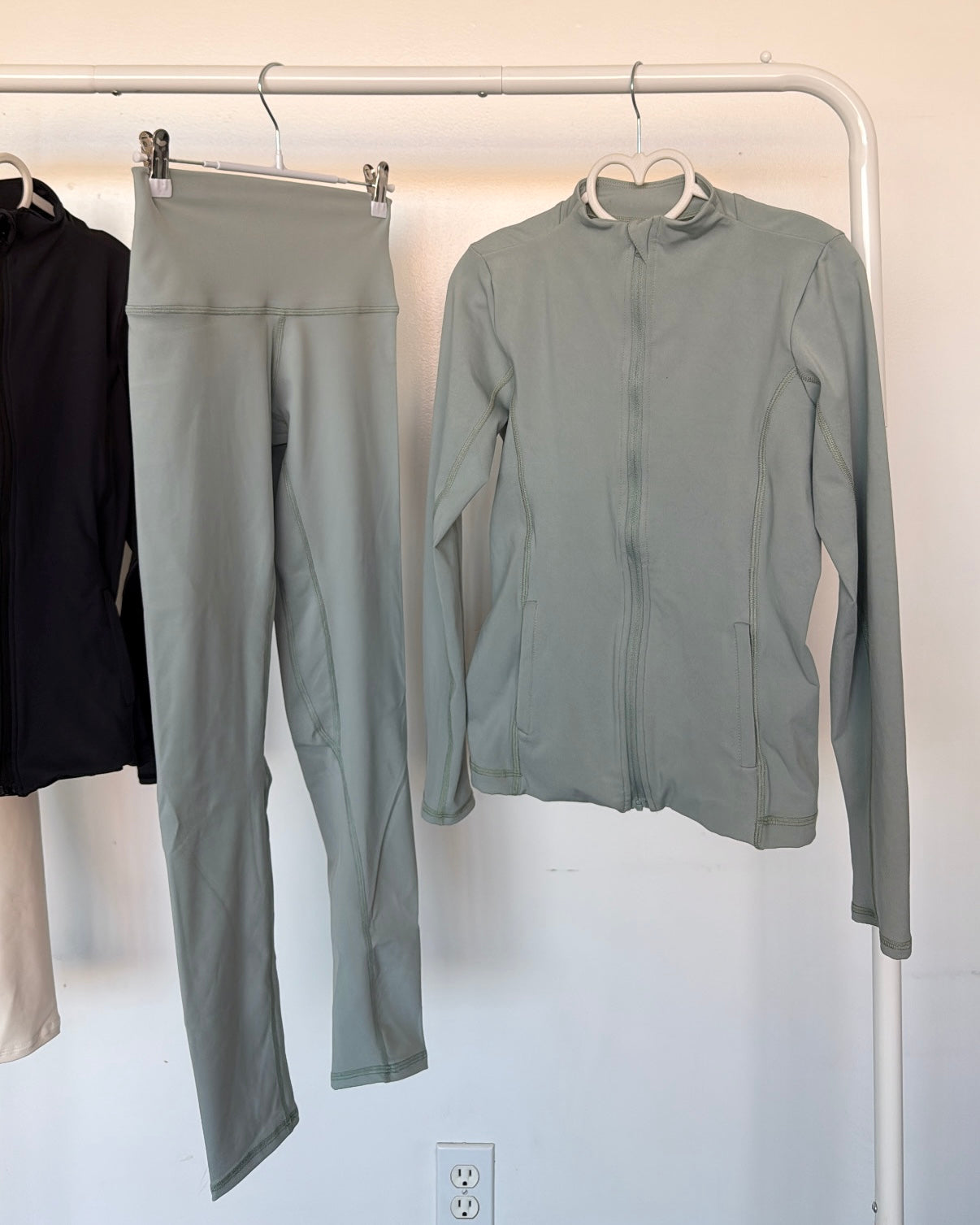 Sage Solid High Waisted Active Leggings