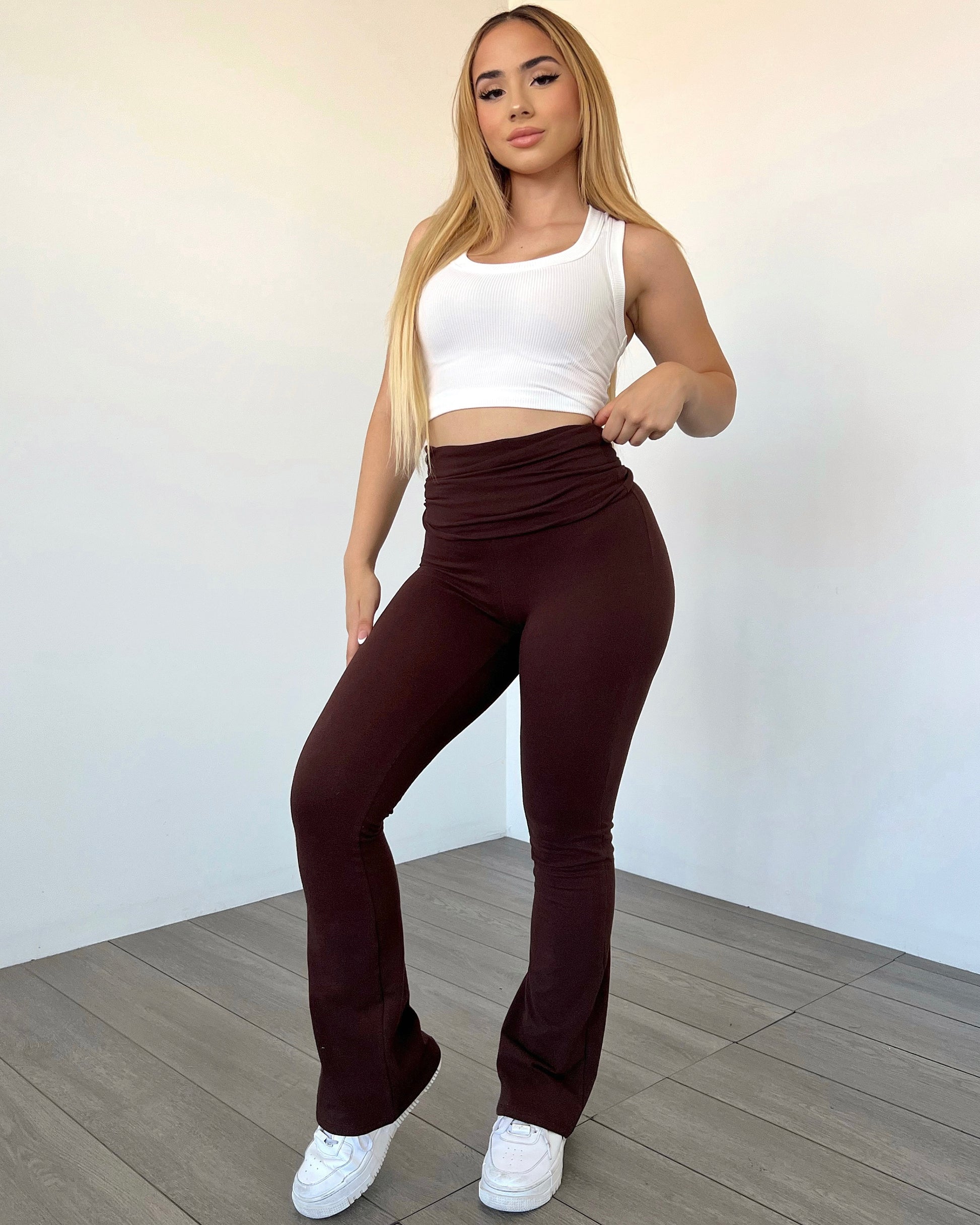 Chocolate Y2K Flare Pants – JCOBTQ